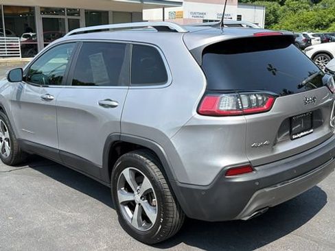 Used 2019 Jeep Cherokee Limited w/ Technology Group AWD/4WD image 7