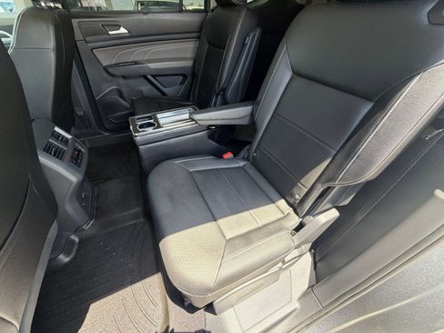 Certified 2023 Volkswagen Atlas SEL R-Line AWD/4WD image 23