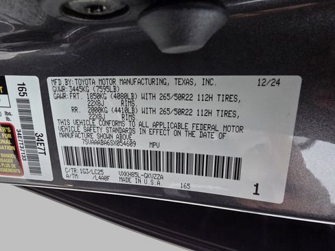 Used 2025 Toyota Sequoia Capstone image 31