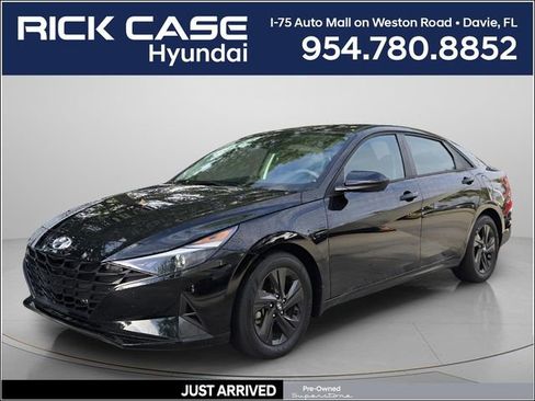 Used 2023 Hyundai Elantra SEL image 1