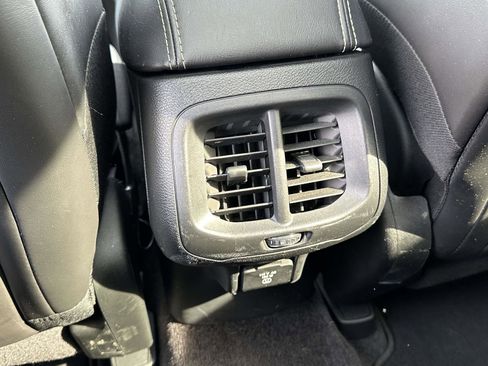 Used 2018 Jeep Cherokee Limited image 13