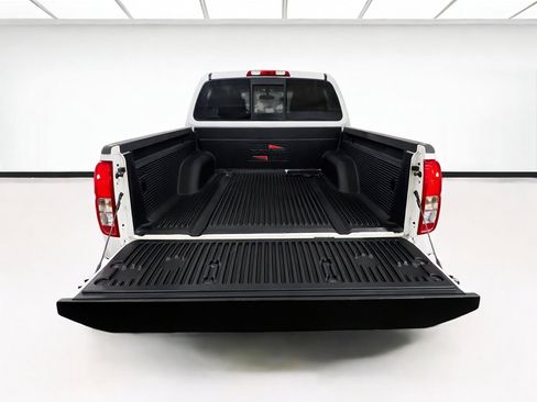 Used 2016 Nissan Frontier SV AWD/4WD image 16
