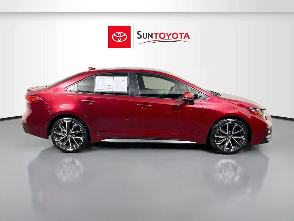 Used 2022 Toyota Corolla SE FWD image 2