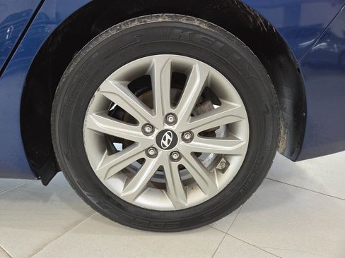 Used 2016 Hyundai Elantra SE w/ Option Group 02 FWD image 11