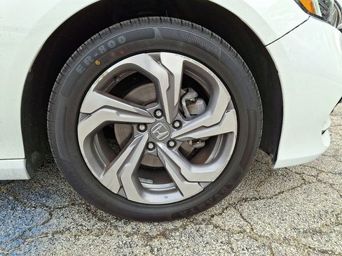 Used 2019 Honda Accord EX image 8