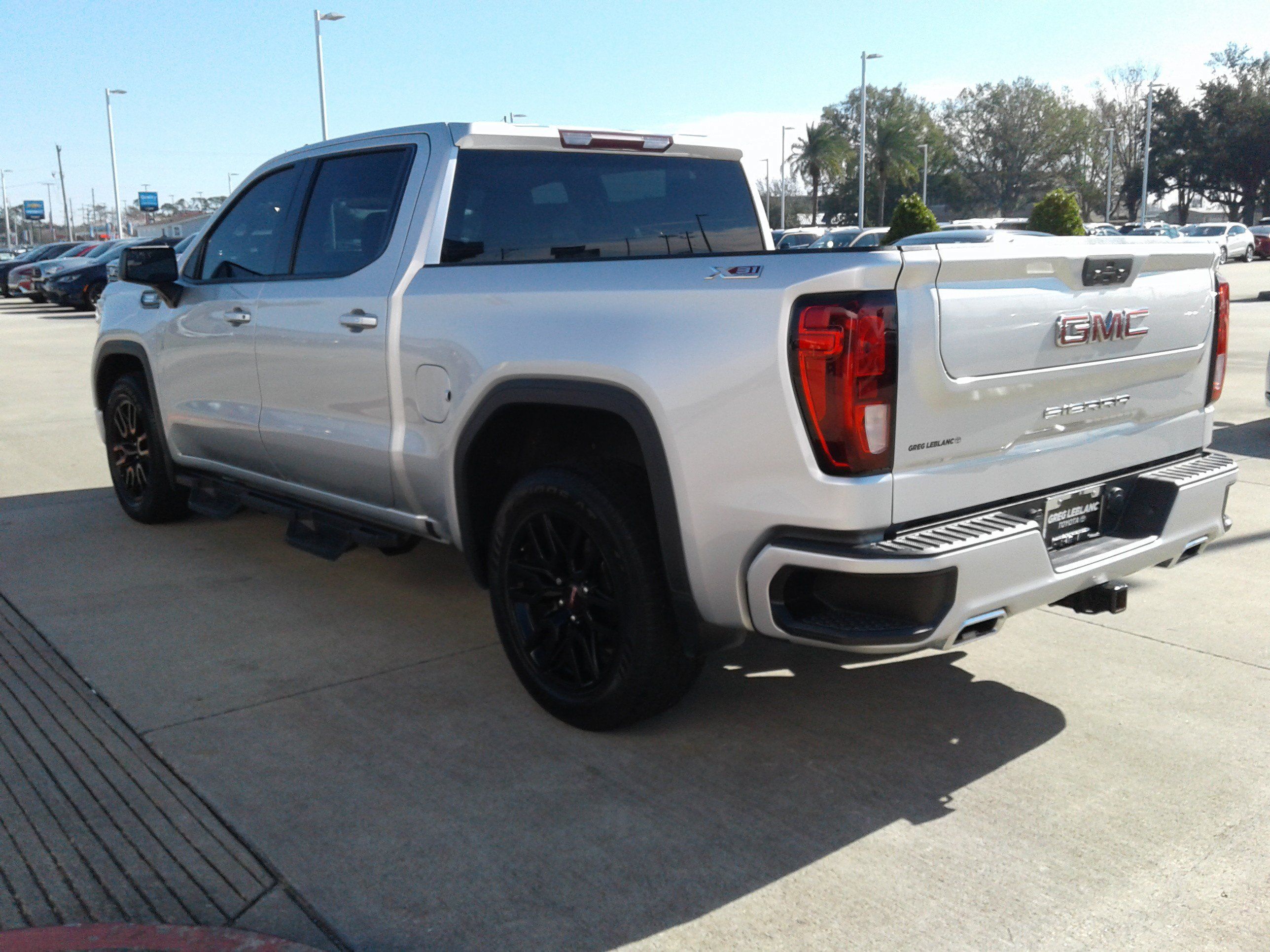Used 2021 GMC Sierra 1500 Elevation w/ X31 Off-Road Package AWD/4WD image 5