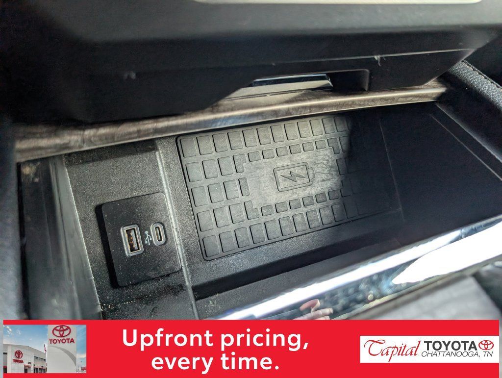 Used 2020 Ford Expedition Limited AWD/4WD image 22