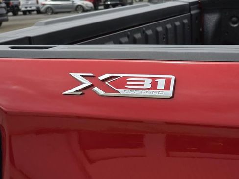 New 2026 GMC Sierra 1500 SLT image 6