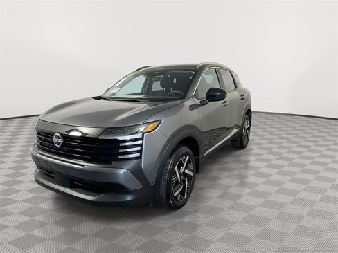 New 2026 Nissan Kicks SV image 4