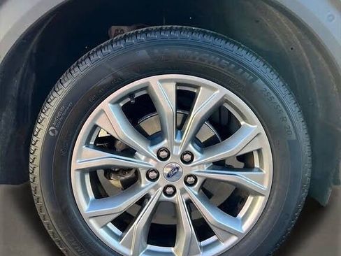 Used 2021 Ford Explorer XLT w/ Equipment Group 202A image 31