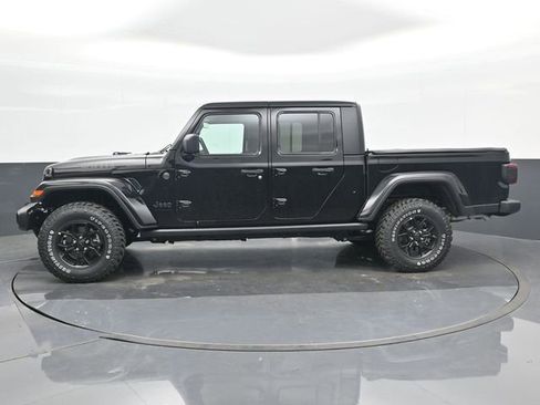 Used 2024 Jeep Gladiator Sport image 10