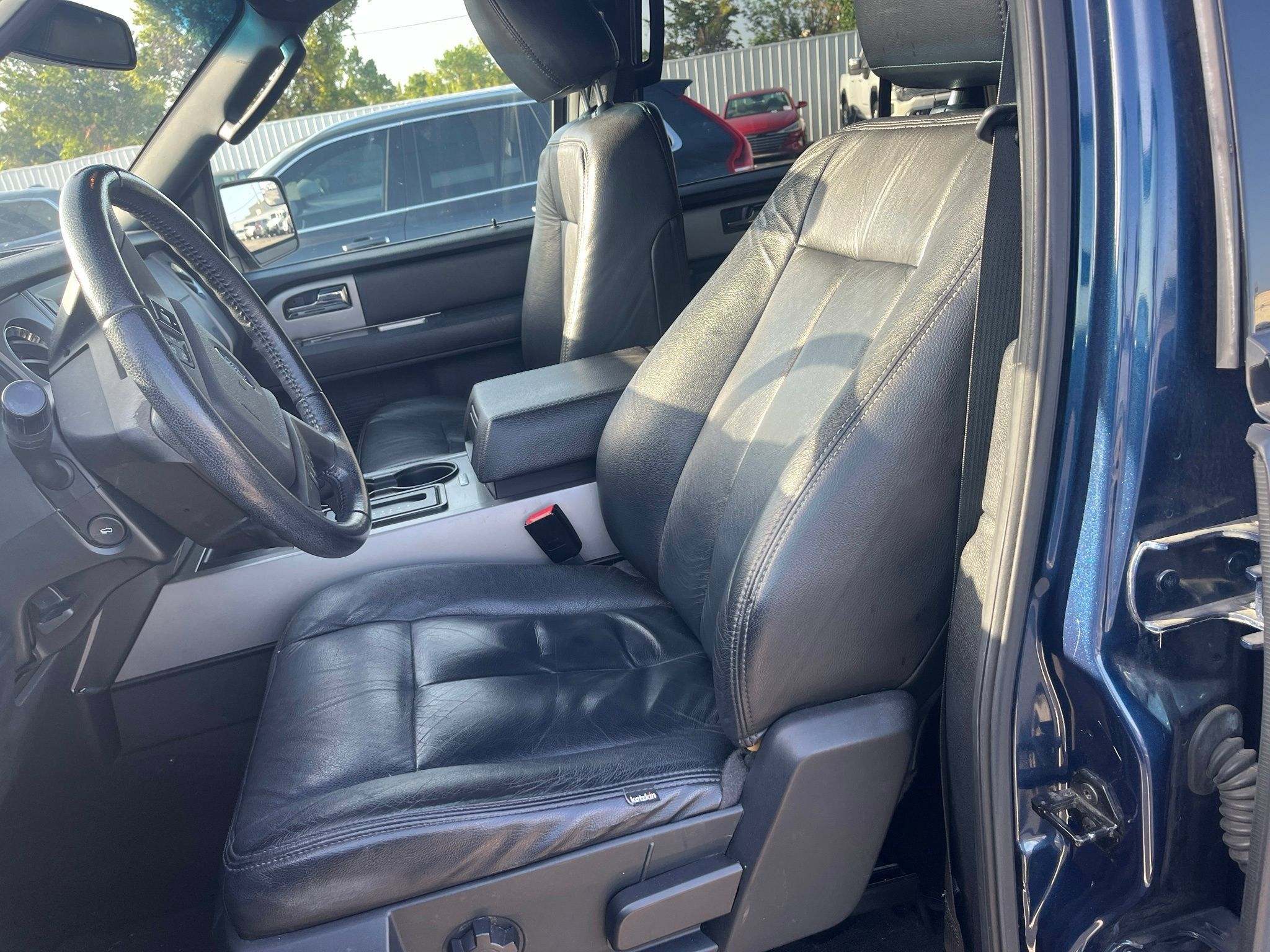 Used 2017 Ford Expedition XLT RWD image 7
