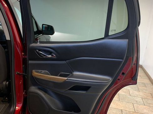Used 2018 GMC Acadia SLE AWD/4WD image 40