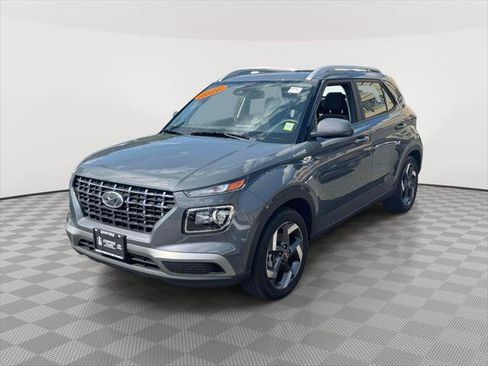Certified 2026 Hyundai Venue SEL FWD image 3