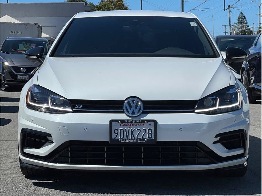 Used 2018 Volkswagen Golf 4-Door AWD/4WD image 2