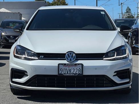 Used 2018 Volkswagen Golf 4-Door AWD/4WD image 2