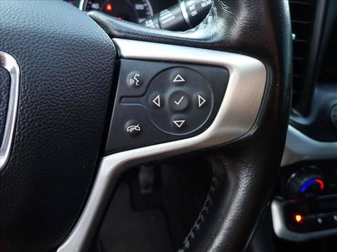 Used 2020 GMC Acadia SLT AWD/4WD image 16
