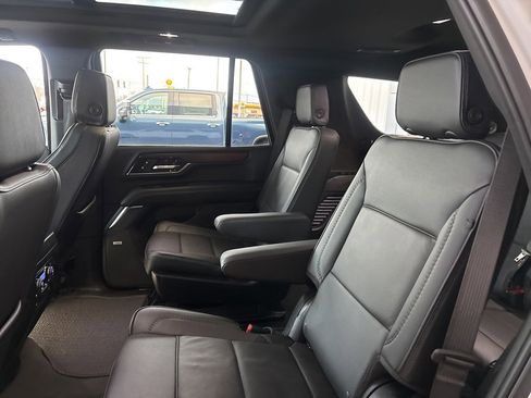 Used 2025 GMC Yukon Denali w/ Sun & Power Step Package image 32