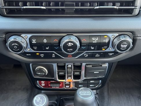 Used 2024 Jeep Wrangler Unlimited Rubicon 392 AWD/4WD image 31