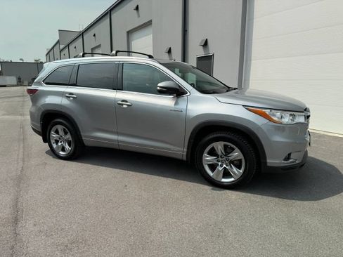 Used 2016 Toyota Highlander Limited Platinum AWD/4WD image 10