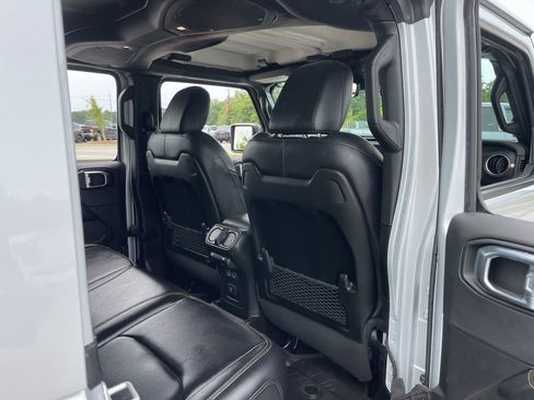 Used 2024 Jeep Wrangler Unlimited Sahara w/ Technology Group AWD/4WD image 43