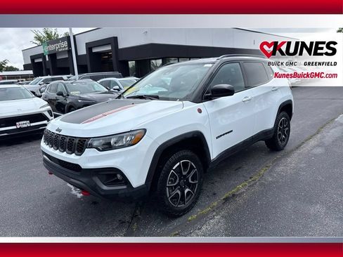 Used 2025 Jeep Compass Trailhawk AWD/4WD image 13