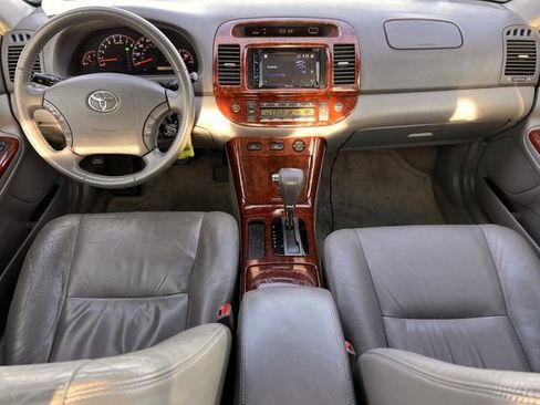 Used 2005 Toyota Camry LE image 9