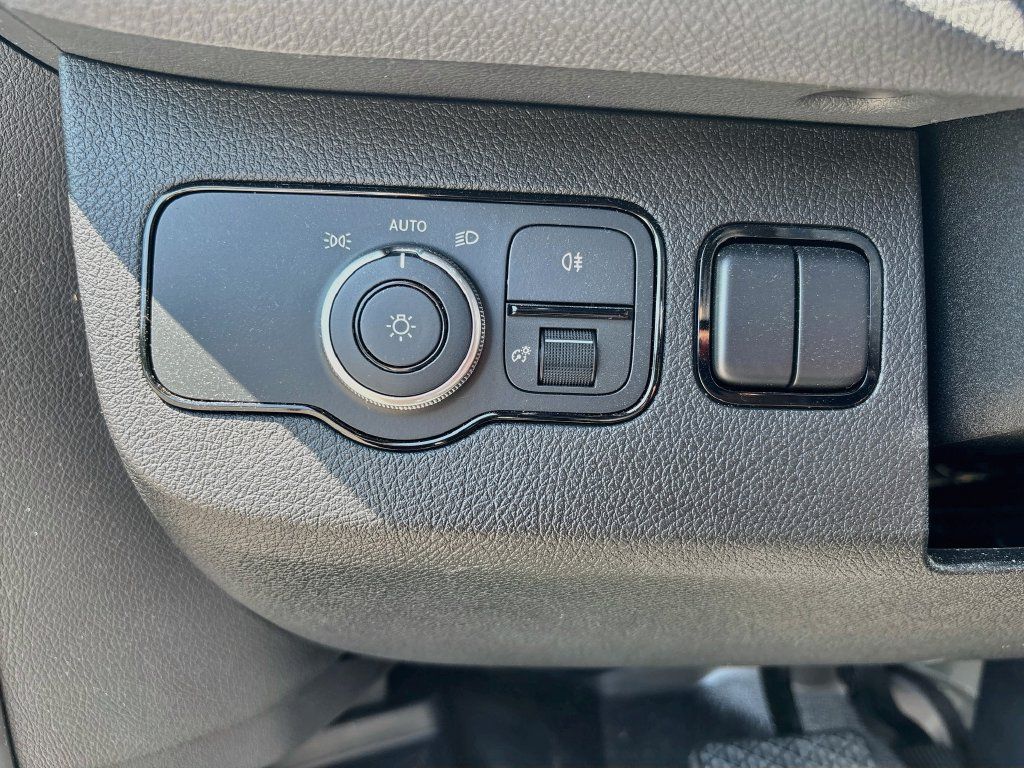 Used 2022 Mercedes-Benz Sprinter 2500 image 40