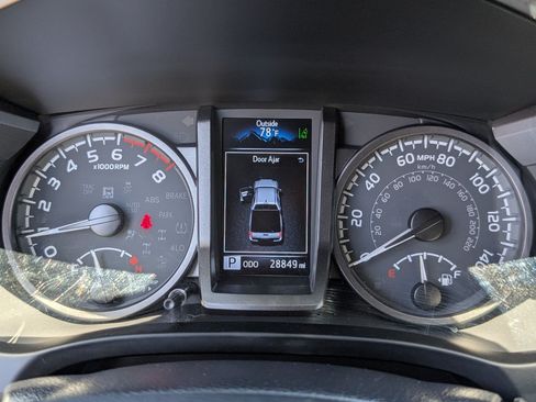 Used 2023 Toyota Tacoma TRD Off-Road w/ TRD Premium Off Road Package AWD/4WD image 19