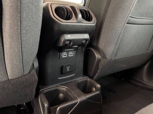 Used 2025 Jeep Wrangler Unlimited Sahara AWD/4WD image 22