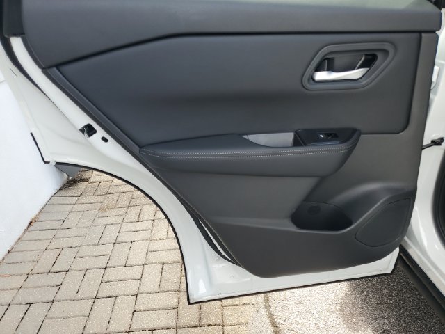 Certified 2026 Nissan Rogue SV FWD image 31