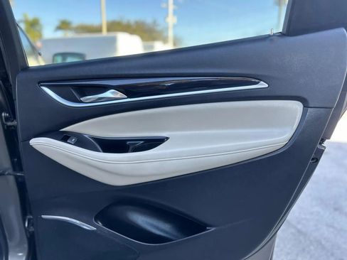 Used 2020 Buick Enclave Essence FWD image 22