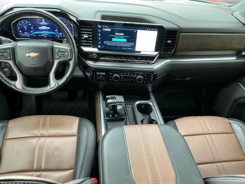 Used 2023 Chevrolet Silverado 1500 High Country w/ High Country Premium Package AWD/4WD image 11