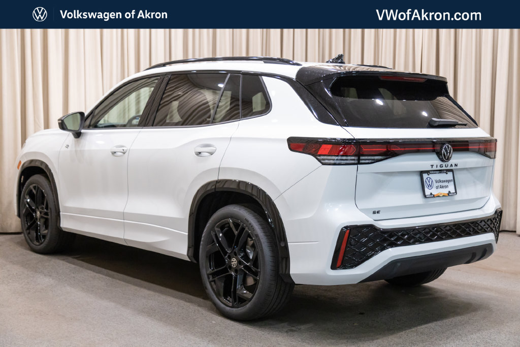 New 2026 Volkswagen Tiguan SE R-Line FWD image 5
