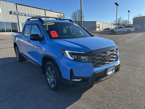 Used 2025 Honda Ridgeline TrailSport image 3