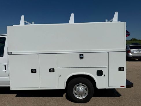New 2026 Ford E-350 and Econoline 350 Super Duty w/ Power Equipment Group RWD image 23