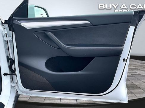 Used 2023 Tesla Model Y Long Range image 23