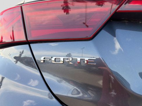 Used 2021 Kia Forte LXS FWD image 14