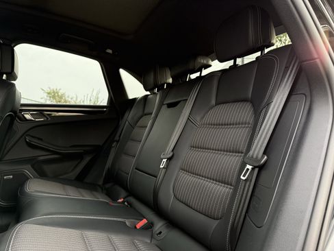 Used 2025 Porsche Macan image 29