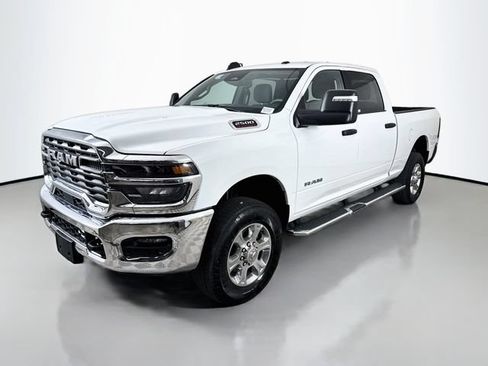 Used 2025 RAM 2500 Big Horn AWD/4WD image 3