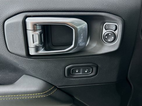 Used 2025 Jeep Wrangler Sahara w/ Safety Group image 15