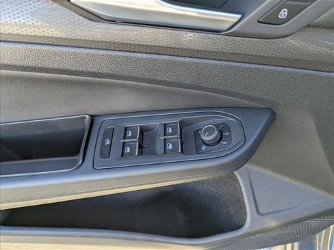 Certified 2024 Volkswagen GTI SE image 10