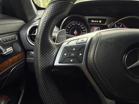 Used 2013 Mercedes-Benz SL 63 AMG image 24