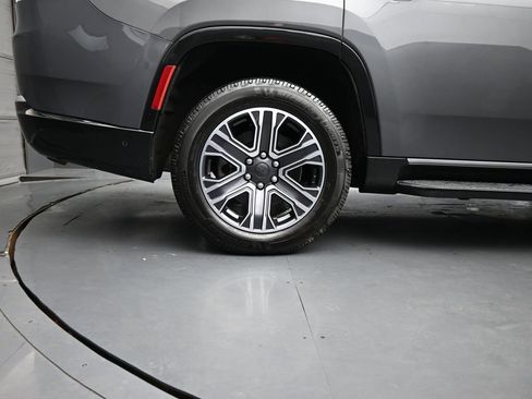 Used 2024 Jeep Wagoneer 4WD w/ Premium Group I image 21