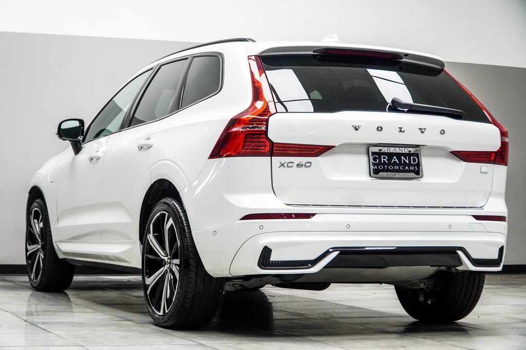 Used 2023 Volvo XC60 T8 Ultimate w/ Climate Package AWD/4WD image 12