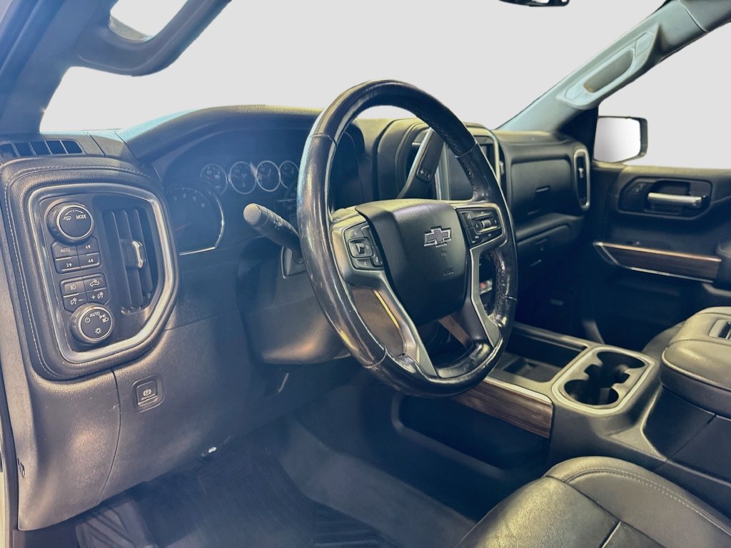 Used 2021 Chevrolet Silverado 1500 LT Trail Boss w/ Convenience Package II AWD/4WD image 9