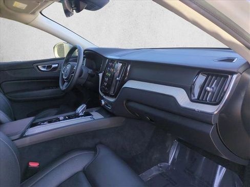 Used 2022 Volvo XC60 B5 Inscription w/ Advanced Package image 24