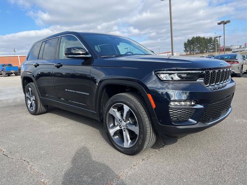 Used 2024 Jeep Grand Cherokee Limited 4xe w/ Luxury Tech Group II AWD/4WD image 3