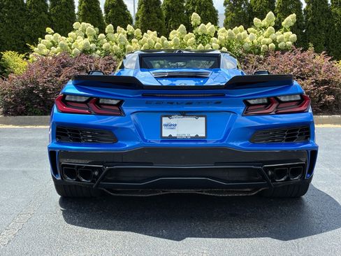 Used 2025 Chevrolet Corvette E-Ray AWD/4WD image 9
