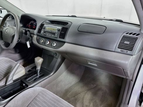 Used 2005 Toyota Camry FWD image 32